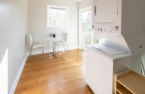 Contemporary 3-Bedroom Home with Balcony in RVA - Foto 10