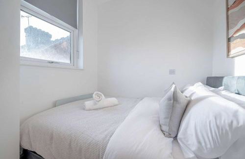 Luxurious 2BR Flat Perfect For Business Relocators By Charles Richardson ltd Short Term Rentals Couldson - Foto 15