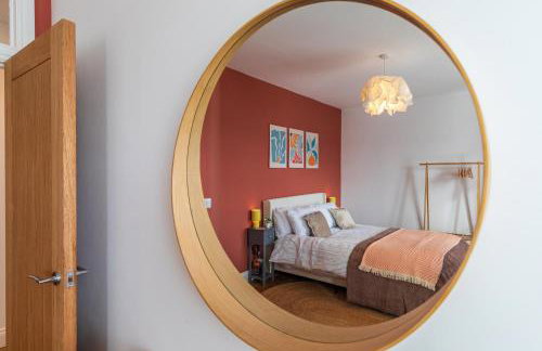 Spacious 2-Bed Flat with Panoramic Views - Foto 7