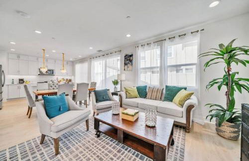 Dreamy Bloom Enclave Irivne LA RMV - Photo 3