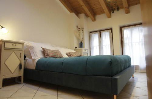 Midnight blues for 3 people near the airport - Foto 16