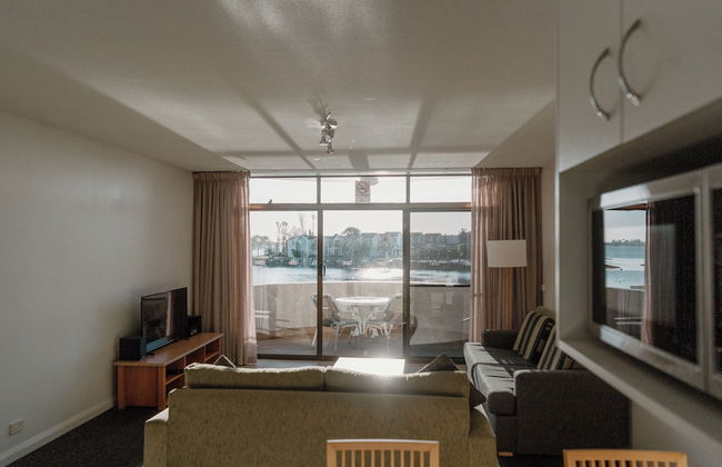 Lake Mulwala Boatel - Photo 17