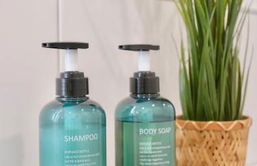 Modernes Apartment für Geschäftsreisende und Paare - WLAN - Parkplatz - Nespresso - zentral - Foto 17