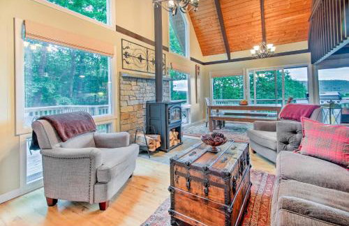 Conway Area Chalet with Mountain Views and Fire Pit! - Foto 1