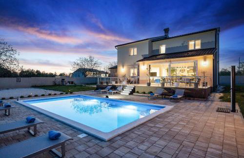 Villa Camelie near Barban for 10 people with playground for children, fitness & pet friendly - Foto 12