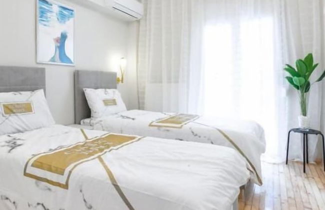 Luxury 4 by OTOTO - Photo 1