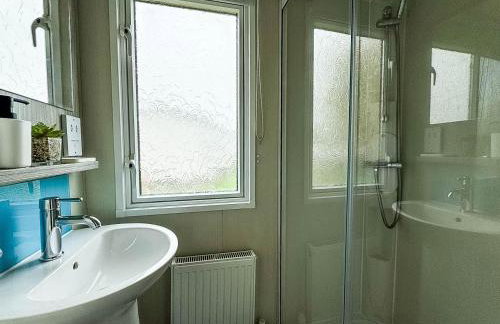 Lovely 8 Berth Caravan In Essex, At Steeple Bay Holiday Park Ref 36059A - Foto 17