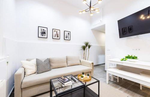 Ubicación inmejorable: 5 minutos del Retiro, WiZink Center, Puerta de Alcala, Goya, Serrano, Velazquez más. - Photo 2