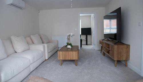 5 Swiftsure - Stunning 4 Bed Home, free parking - Foto 2