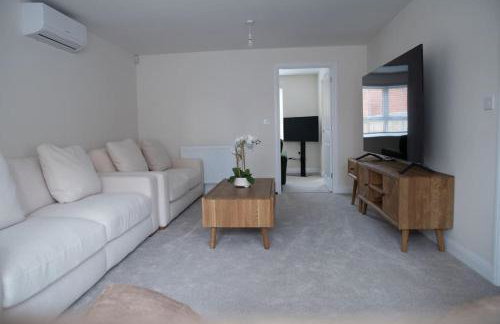 5 Swiftsure - Stunning 4 Bed Home, free parking - Foto 2