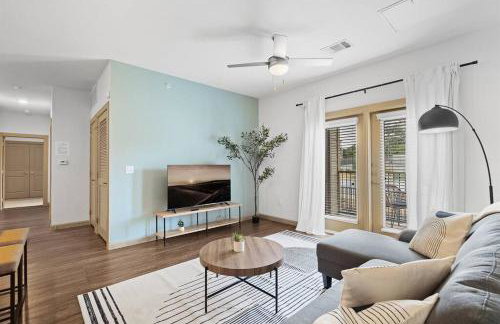 Luxe 2B/2B Getaway - Pool, Gym, Garage, Pet Wash - Foto 16