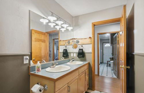 Single Tree Cottage - Walk to Downtown Chama! - Foto 13