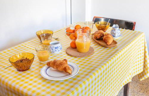 Petit jaune, T2 centre ville Marseille avec balcon - Foto 15