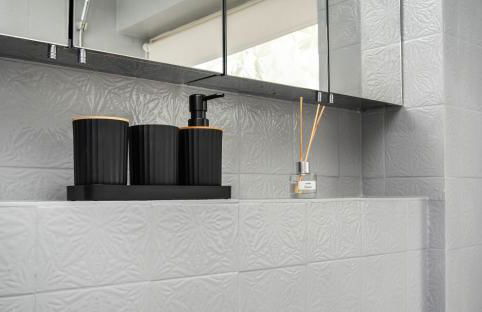 Beautiful Orpington Home w Pool Table and Driveway - Photo 57