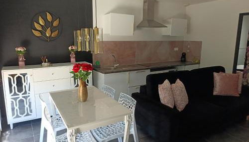 Cocon romantique avec jacuzzi extérieur - Foto 2