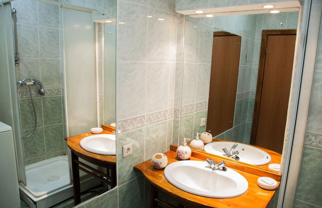 Two Bags Hotel - Photo 50