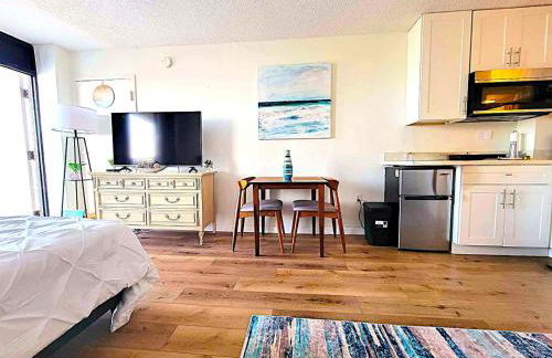 Ocean View Studio Condo w Balcony Pool and Free Parking - Foto 14