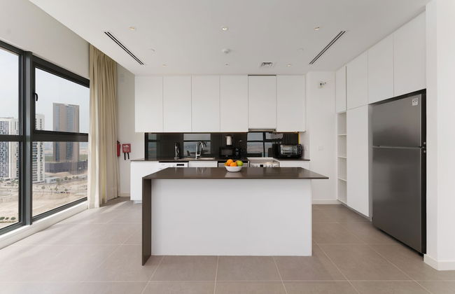 Maison Privee - Modern & Panoramic Sea View Apt on Al Reem Island - Photo 6