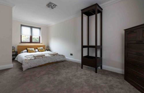 Huge 6 Bed House with Entertainment room and Hotub - Foto 21