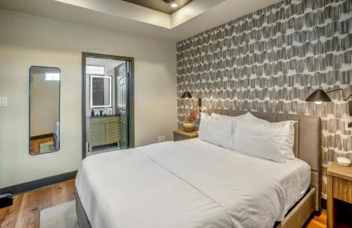 HTX Ultra Hotel Suite #2 - Photo 8