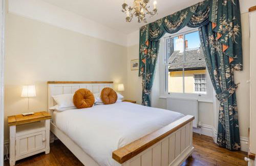 Blue Bliss - Sumptuous, Period Apartment - Photo 4