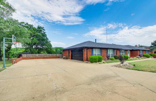 Waterfront Kansas Home with Private Fire Pit! - Foto 32