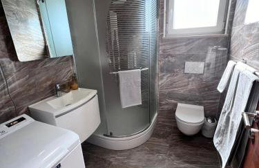 SeaScape Deluxe Residence - Photo 20