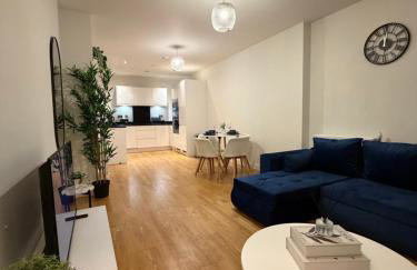 Prestige London Apartment Balcony Views - Photo 13