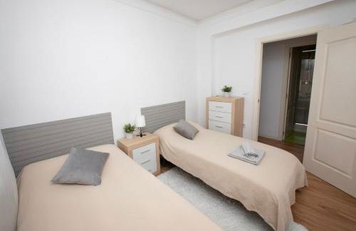 Lujoso Apartamento en Valencia 3 Dormitorios con Parking - Photo 15