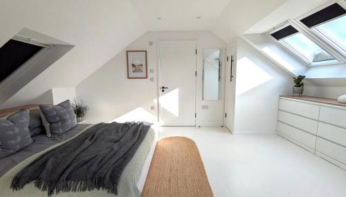Cober Riverside Retreat - Luxury Barn Apartment in The Heart of Cornwall - Foto 4, storage, wardrobe