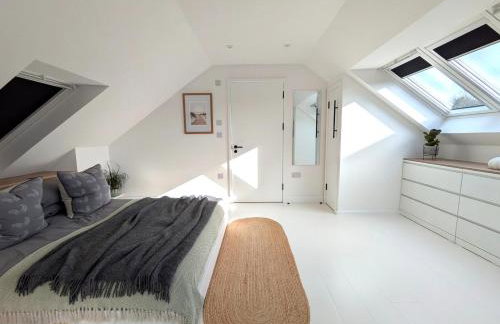 Cober Riverside Retreat - Luxury Barn Apartment in The Heart of Cornwall - Photo 4