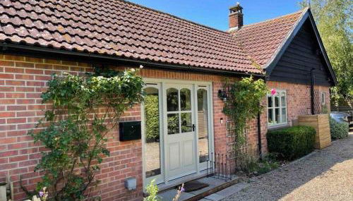 Lovely quiet cottage Sleeps 4 adults, 4 children, Dog Friendly - Foto 1