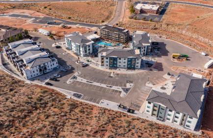 Coral Springs Resort H2 Brand New Home, Community Pool, Outdoor Fireplace, and Near Sand Hollow - Foto 39