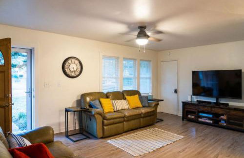 Madrona's Guesthouse- Convenient location, pet friendly - Foto 29