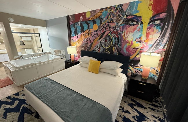 Lighthouse Inn & Suites - Photo 29