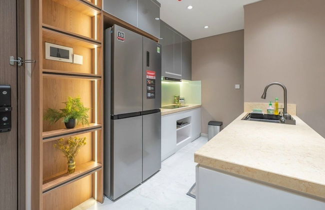 Happy Light Apartment in the Cardinal Court - Photo 13