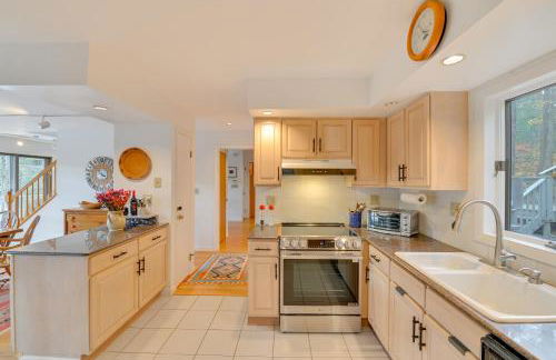 Great Barrington Lakeside Getaway with Kayak and Grill - Foto 12