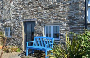 Buntings Cottage at Trenale Court Cottages - Foto 1