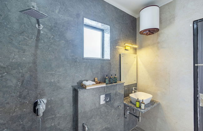 ELIVAAS 5 BHK With Pvt Pool - Zenora - Foto 57