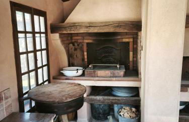 Cabanon provençal, piscine et jacuzzi partagés - Foto 35