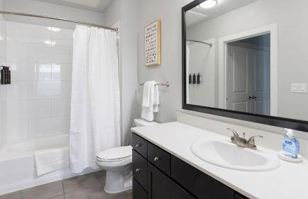 Landing Stylish 1BD Yoga Studio Gym - Photo 47