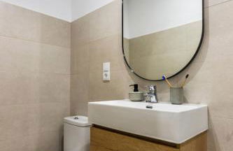 Monet, apartamento con terraza, cuna y trona - Foto 12