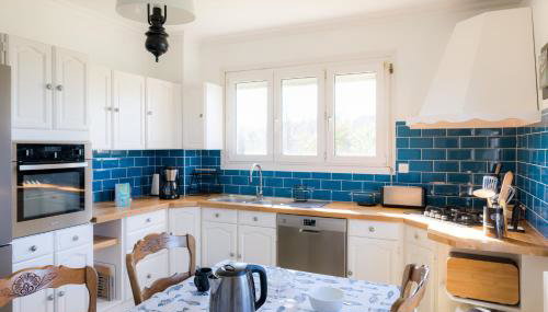 Jolie maison avec jardin, 8 adultes 2 enfants - Foto 4