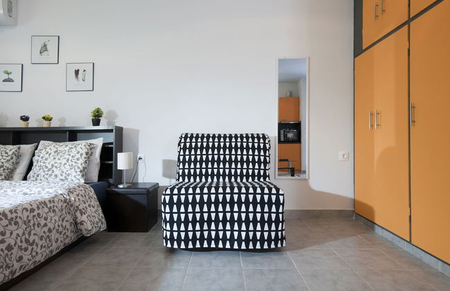 Cozy Fully Renovated Studio in Holargos - Photo 2