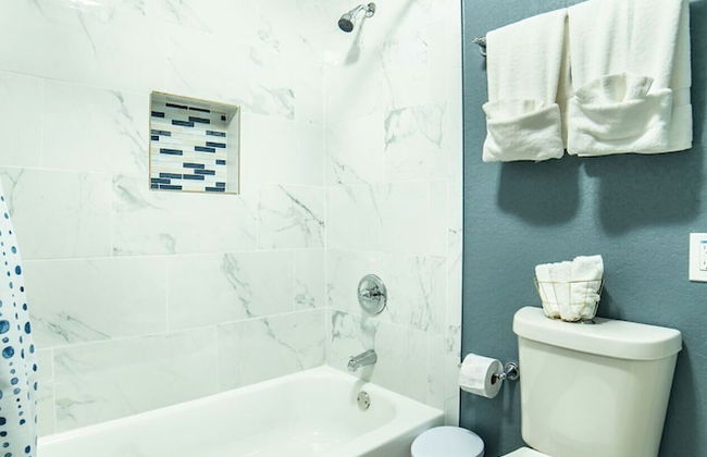 Fascinating 2br/1ba Near Festive DT and Riverwalk - Foto 14