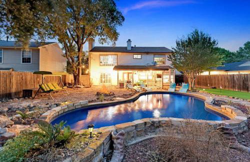 5 BR w/ Pool, close to Six flags, cowboy stadium, Globe Life field - Foto 1