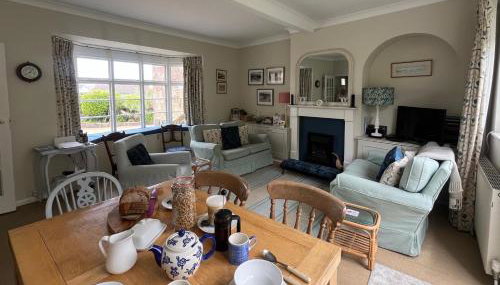 Seaview House, lovely ground floor flat with garden, minutes walk to beach - Foto 4