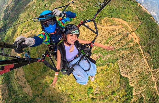 Chicamocha Canyon Paragliding Flight - Foto 9