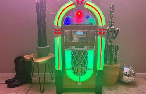 Pet-Friendly Aggie Village - Fire Pit Games and walk to Texas AnM - Foto 56