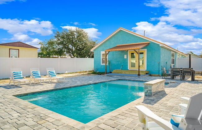 Sunshine House! 3BR 2BA Sleeps 9! Your Perfect Retreat for Comfort and Style - Foto 1